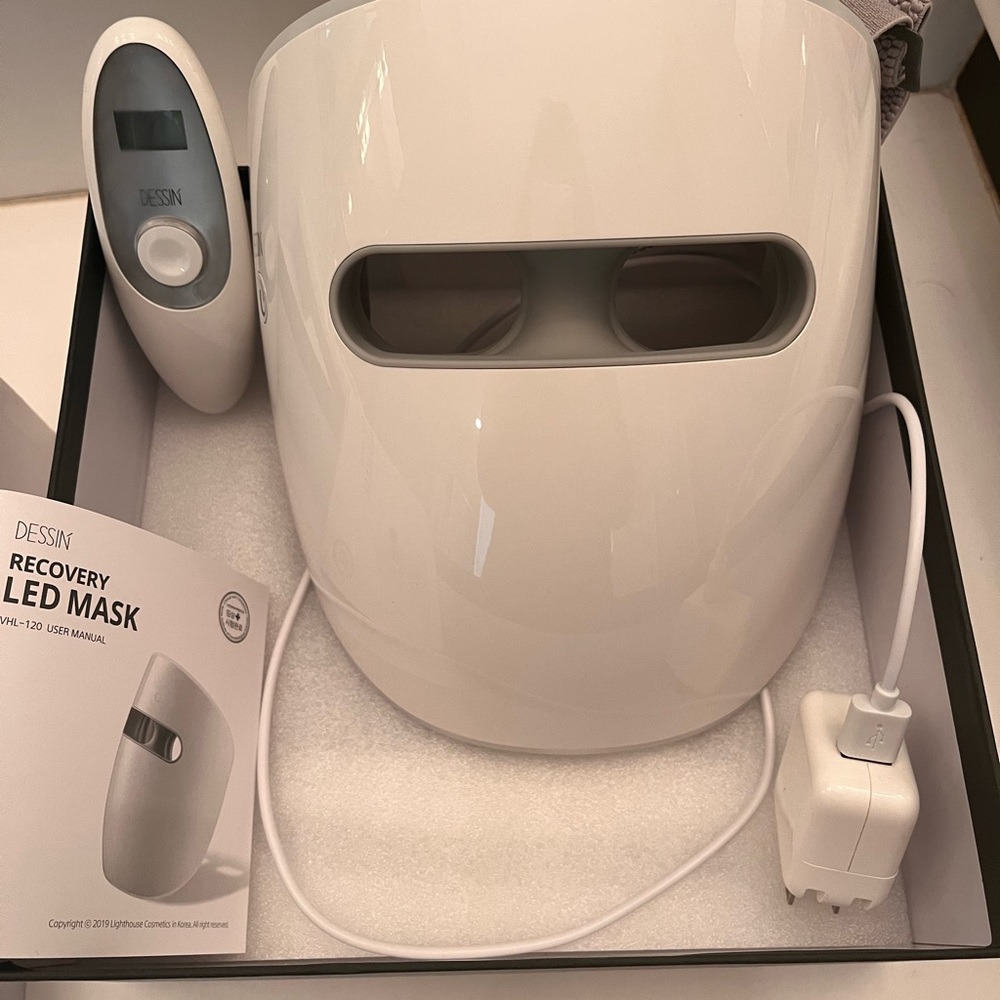 LED Mask - Picture 2 of 3